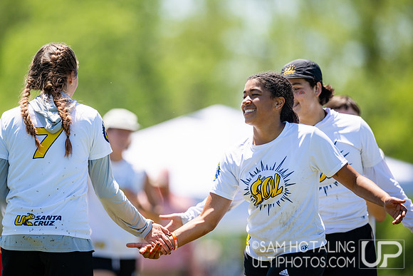 Women’s pool play at USAU DI College Championships