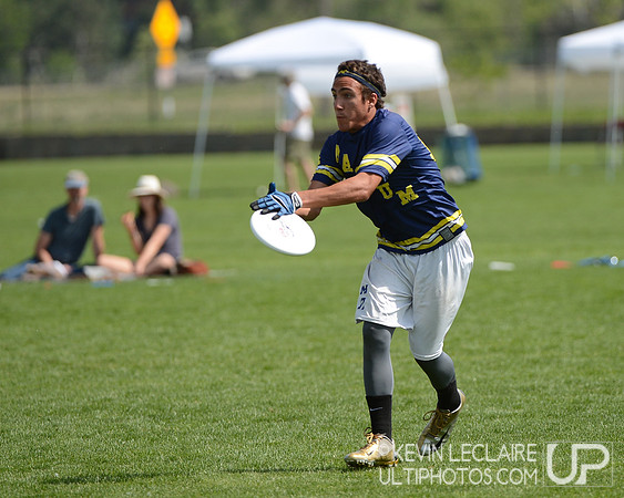 2012 USAU D-I College Championships Saturday Action