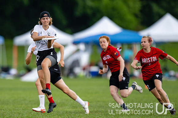 Bristol Women vs FABulous in pool play at World Ultimate Club Championships
