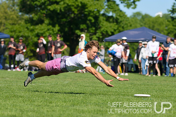 Pool play at USAU D1 College Championships