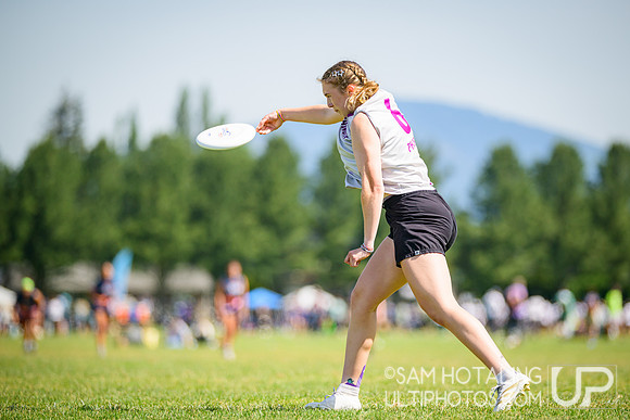 Saturday pool play at USAU D-I College Championships