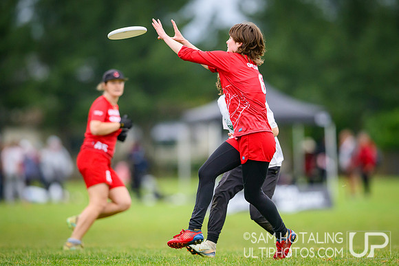 Haverford/Bryn Mawr Sneetches vs Wesleyan Vicious Circles in finals at USAU D-III College Championships