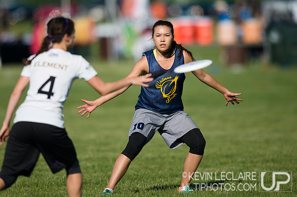 2014 USAU D-I College Champs Saturday Round 1 Action