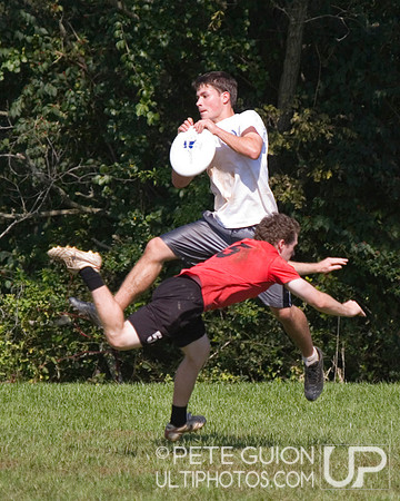 Sunday Round 2 Action -- 2011 Hucks off the Hilltop
