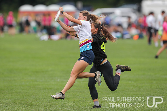 Boston Brutesquad and Tabby Rosa at the 2022 World Ultimate Club Championships