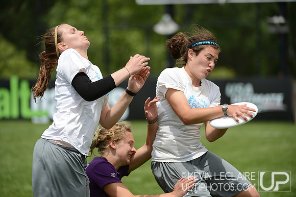 2012 USAU D-I College Championships Sunday Action