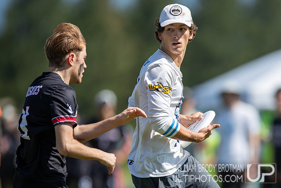 Day 2 of the USA Ultimate D-I College Championships