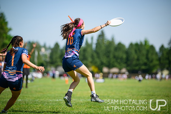 Saturday pool play at USAU D-I College Championships