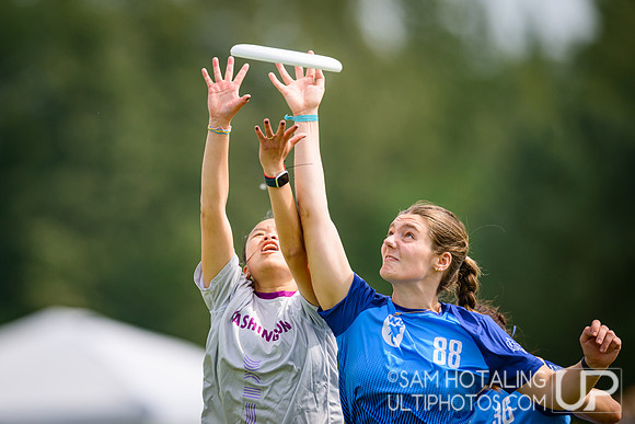Pool play at USAU D-I College Championships