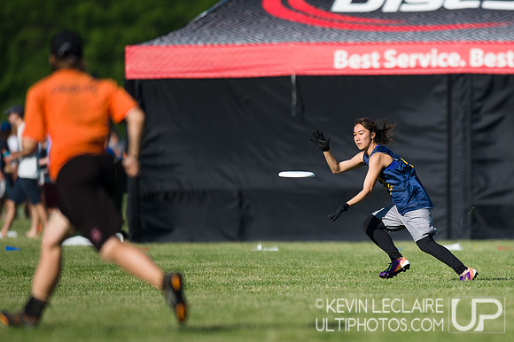 2014 USAU D-I College Champs Saturday Round 1 Action