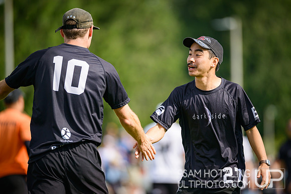 Colorado Mamabird vs North Carolina Darkside in quarterfinals at USAU D-I College Championships