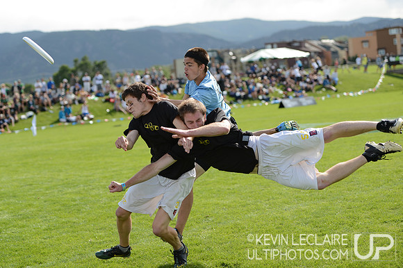 2012 USAU D-I College Championships Sunday Action