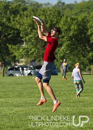 2014 USAU D-I College Champs Saturday Action