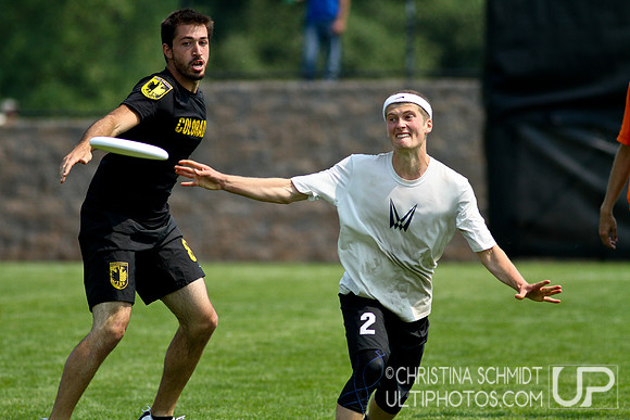 2012 USAU D-I College Championships Saturday Round 2 Action