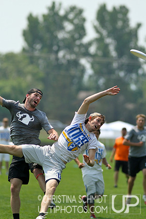 2012 USAU D-I College Championships Saturday Round 2 Action
