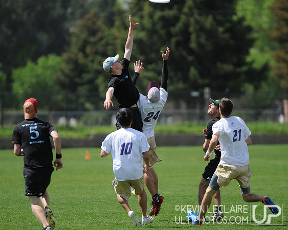 Friday 10:30am round -- 2011 USAU College Championships
