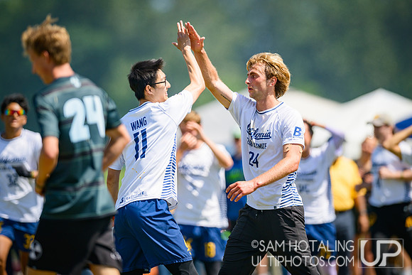 Saturday pool play at USAU D-I College Championships