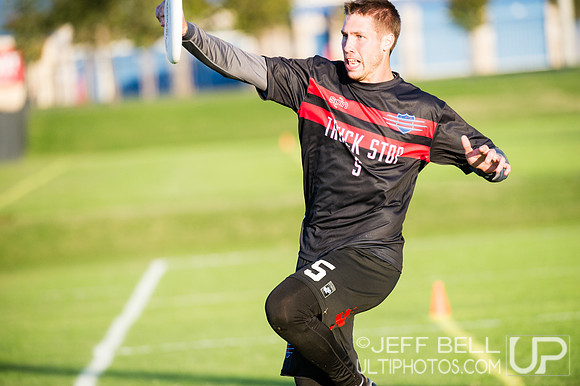 USAU_Nationals_2013_Friday_20131018_180543_JBP6560