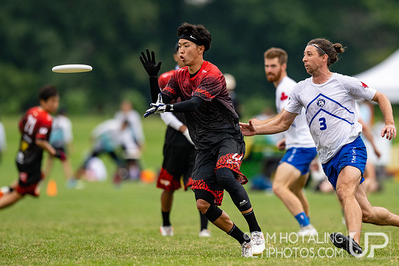 GOAT vs Nomadic Tribe in pool play at World Ultimate Club Championships