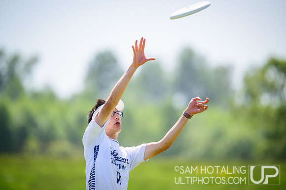 Highlights: pool play at USAU D-I College Championships