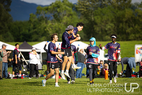 Sunday full coverage from USAU D-IIII College Championships: Semi-Finals