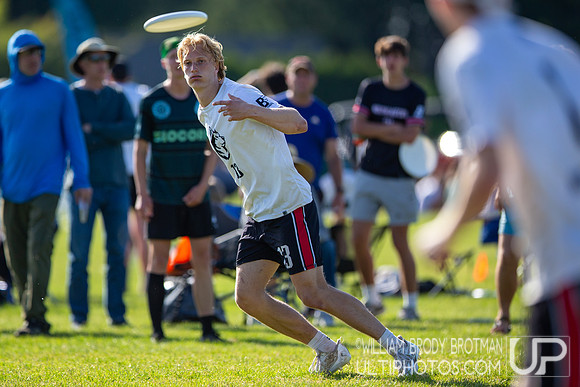 Day 2 of the USA Ultimate D-I College Championships