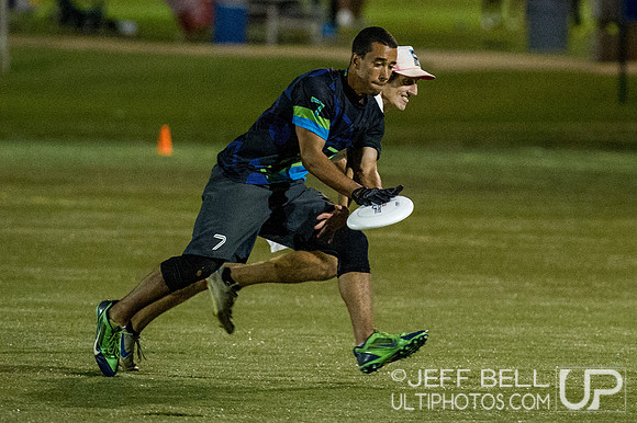 USAU_Nationals_2013_Friday_20131018_205655_JBP7587