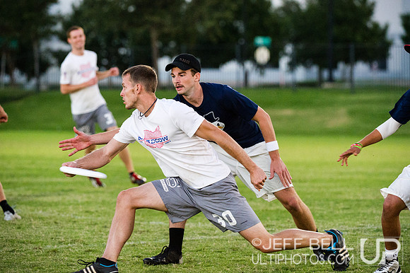 USAU_Nationals_2013_Thursday_20131017_185441_JBP2915