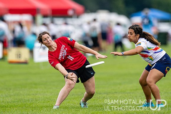 Pop Ultimate vs Spanglish in pool play at World Ultimate Club Championships