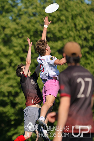 Pool play at USAU D1 College Championships
