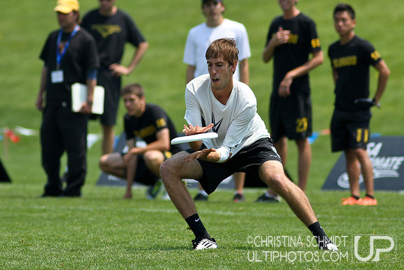 2012 USAU D-I College Championships Saturday Round 2 Action