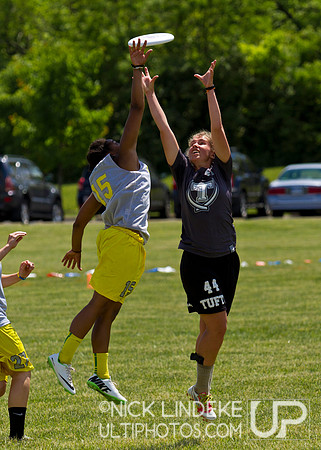 2014 USAU D-I College Champs Saturday Action