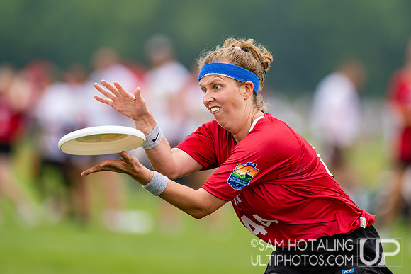 Pop Ultimate vs Spanglish in pool play at World Ultimate Club Championships