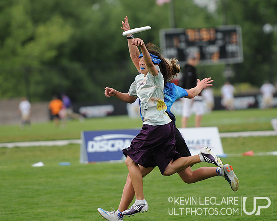 Pie Queens Callahan Finalist makes the D vs UNC in preqtrs - KWL - College Sat R5_20110528_0778 DSC_6423_cr