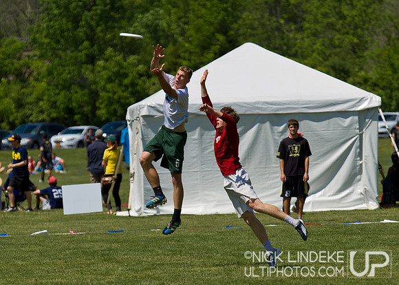 2014 USAU D-I College Champs Saturday Action