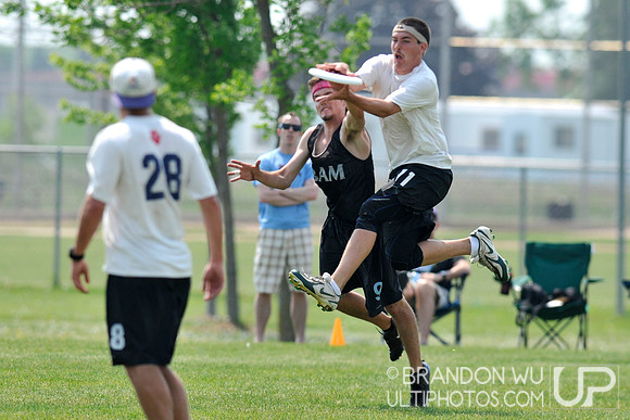 Sunday Open Bracket Play - 2012 USAU D-III College Championships