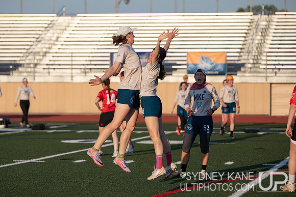 Milwaukee Monarchs vs Indy Red on 5/18/2024 in Hart Park, Wauwat