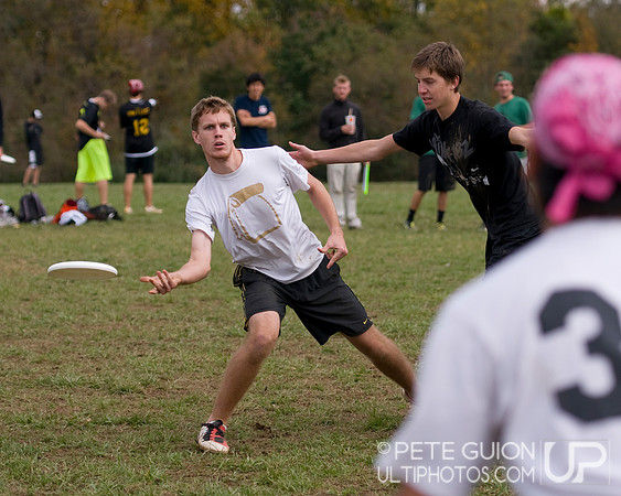 Round 3 Pool Play action from Patriot Games 2011.
