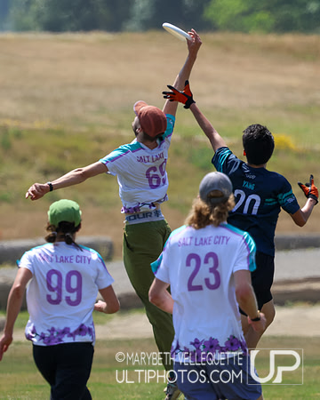 Round 2 at Select Flight West. Donuts v Steamboat in the Mixed D