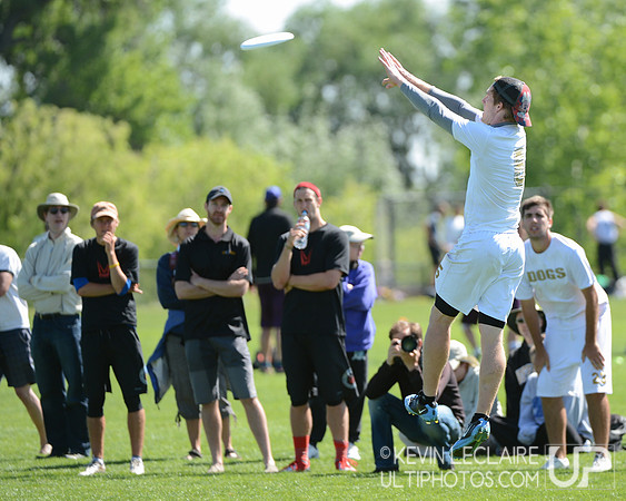 2012 USAU D-I College Championships Sunday Action