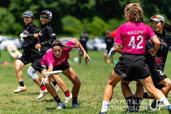 TOKYO Mavericks vs Revolution in quarterfinals at World Ultimate Club Championships