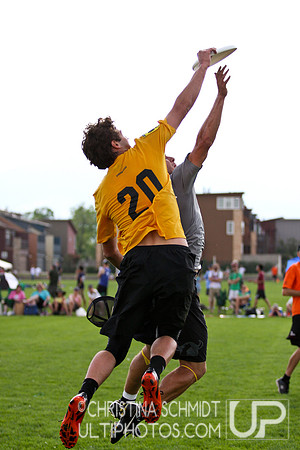 2012 USAU D-I College Championships Saturday Pre-Qtrs Action