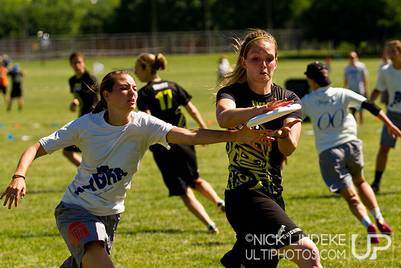 2014 USAU D-I College Champs Friday Action