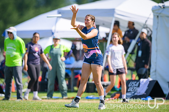 Saturday pool play at USAU D-I College Championships