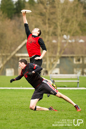 Preseason_scrimmage_20140406_162505_JBP00151