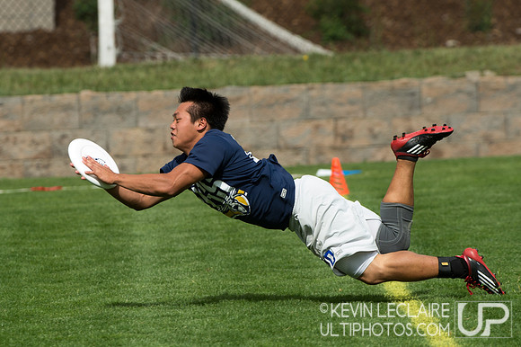 2012 USAU D-I College Championships Friday Round 1 Action
