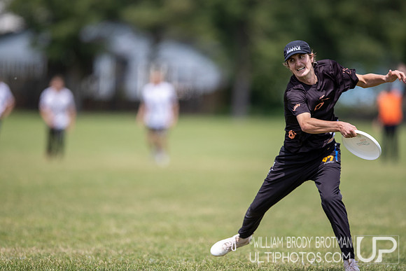 Day 1 of the USA Ultimate D-I College Championships