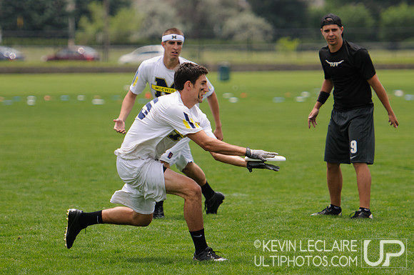 2012 USAU D-I College Championships Friday Action