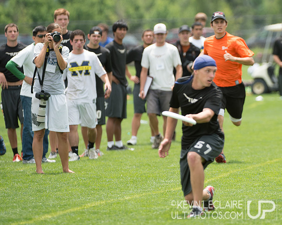 2012 USAU D-I College Championships Friday Action