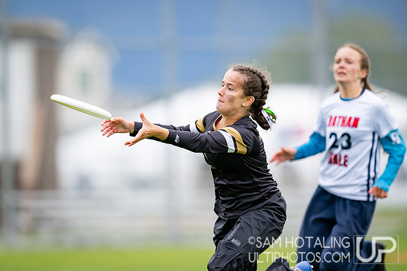 Pool play round IV at DiscNW Spring Reign